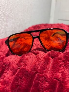 Aviator Women's Sunglasses with Red Mirrored Lenses